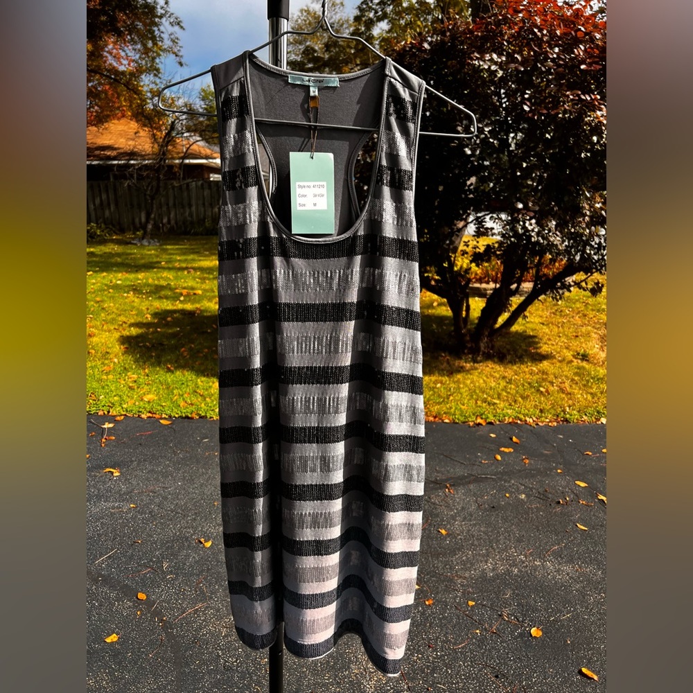 La Cite Women’s Sleeveless Sequin Gray Dress